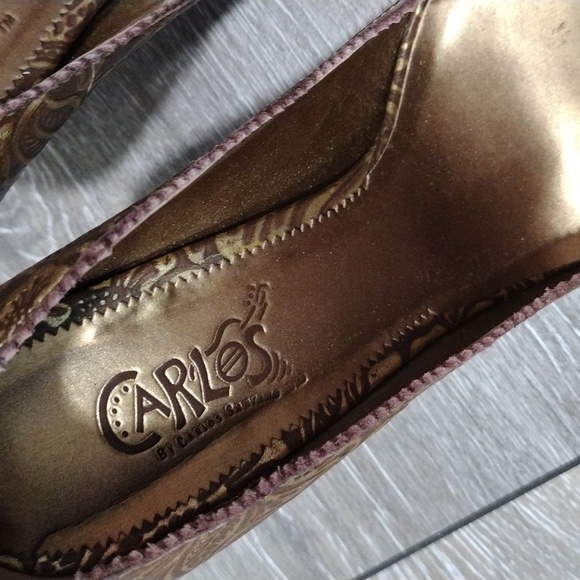Carlos embossed brown and gold leather heels. Size 6 - Picture 3 of 12